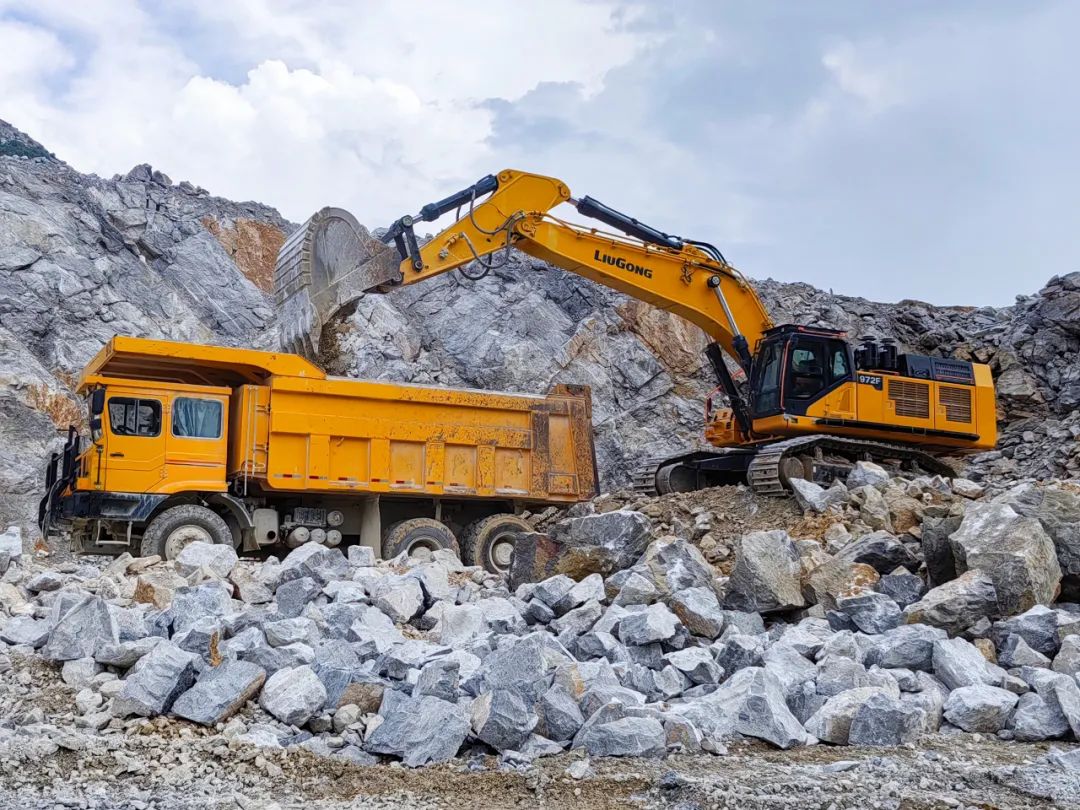 柳工972f挖掘機(jī):以強(qiáng)悍實(shí)力書寫礦山傳奇